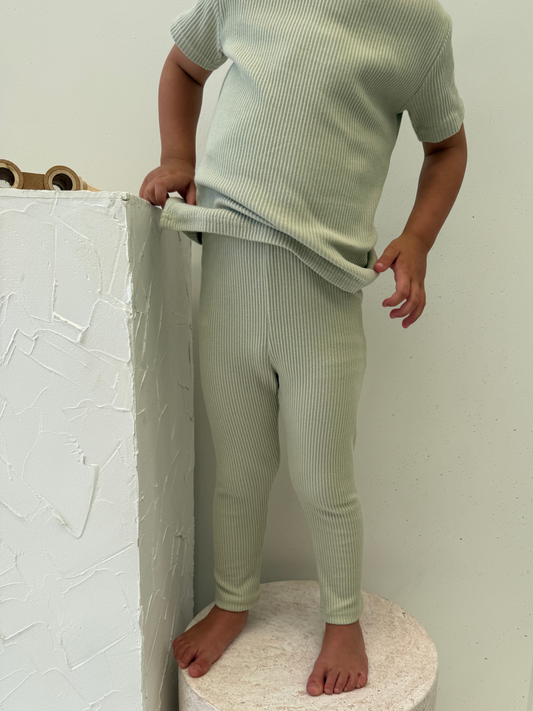 Essentials | Ribbed Tee | Olive