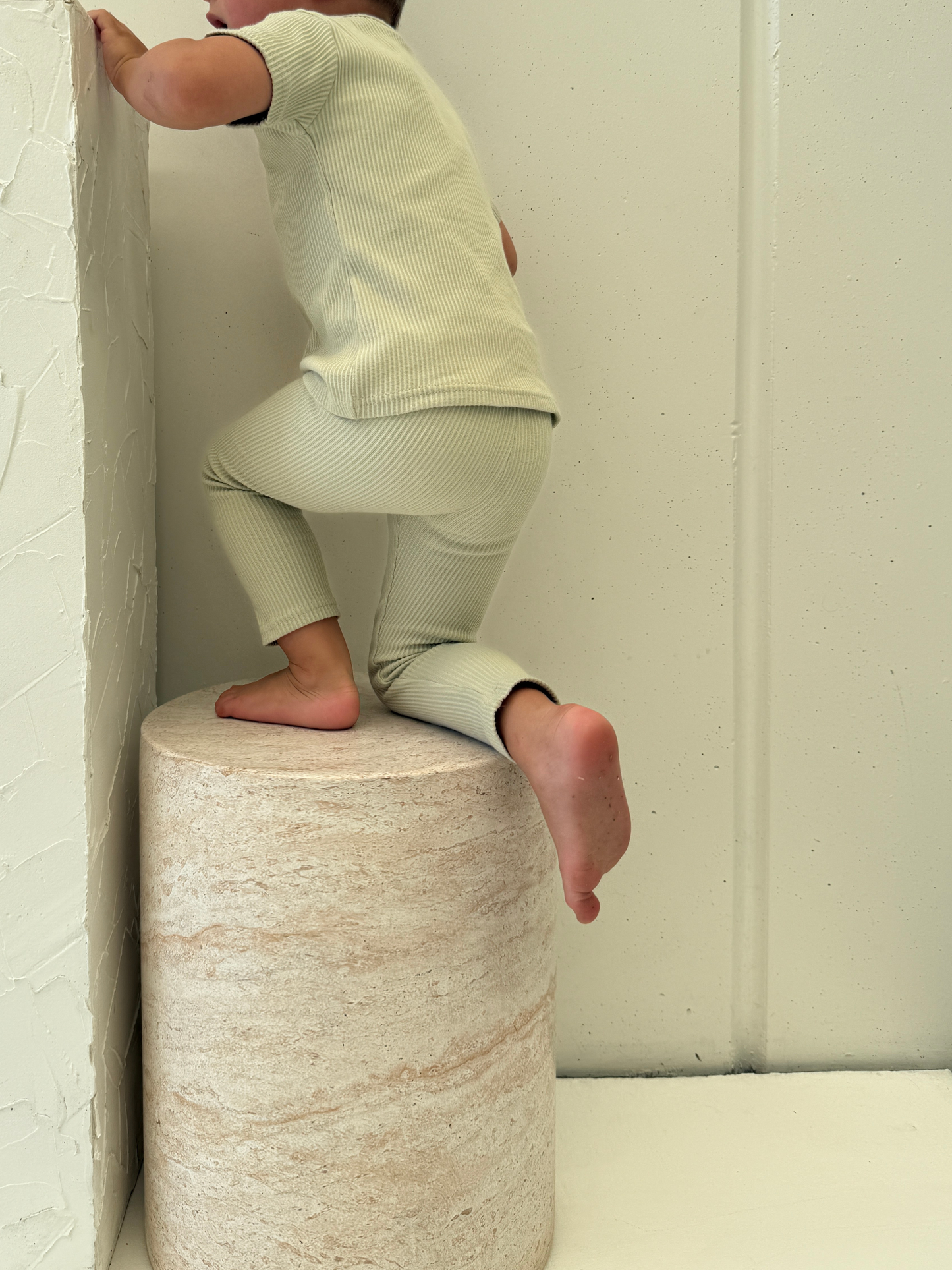 Essentials | Ribbed Leggings | Olive