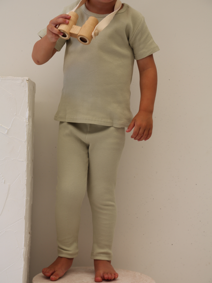 Essentials | Ribbed Tee | Olive